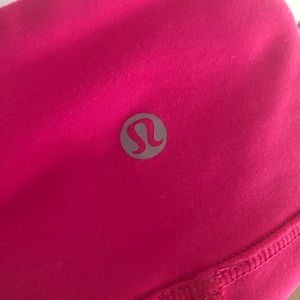 Hot pink Lululemon Wunder Under leggings